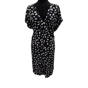 Elegant Navy Blue and White Patterned Dress